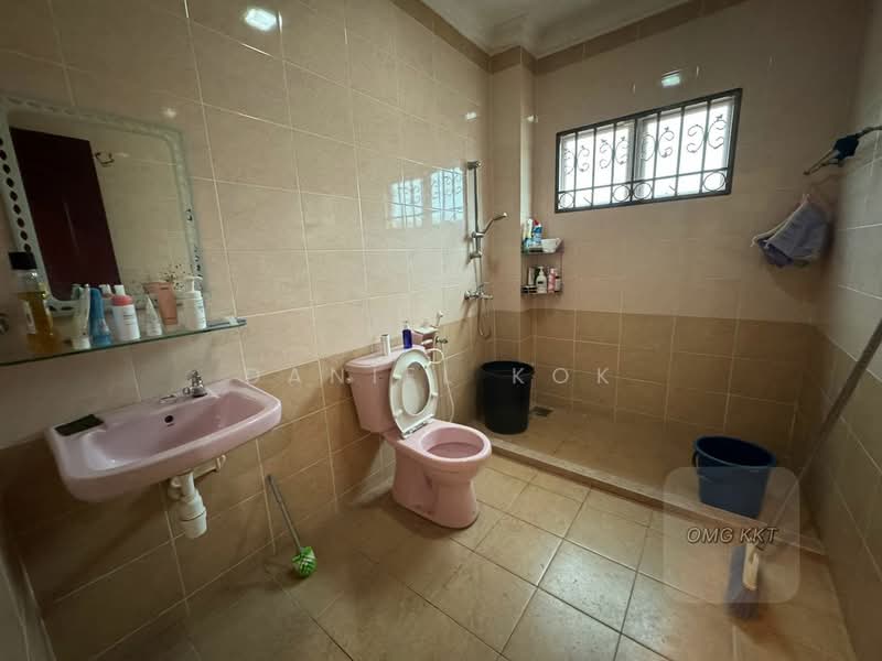 Rumah Teres 2.5-Tingkat untuk Dijual di Kampung Batu Belah (Klang) - Daniel Kok - Bathroom - PropertyGuru.com.my