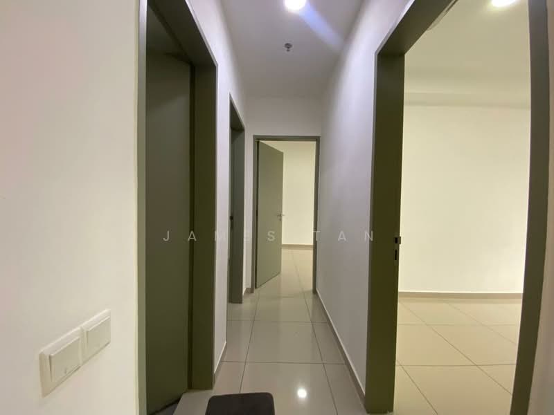 Kediaman Servis untuk Disewa di D'Vervain - James Tan - Corridor - PropertyGuru.com.my