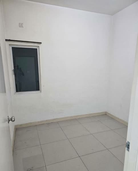 Kediaman Servis untuk Dijual di Greenfield Regency - Rain Ng - Interior - PropertyGuru.com.my