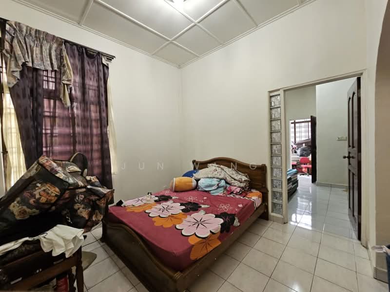 1-storey Terraced House for Sale in Taman Molek (Johor Bahru) - Jun Wang - PropertyGuru.com.my