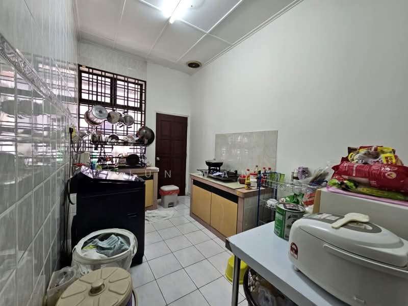 1-storey Terraced House for Sale in Taman Molek (Johor Bahru) - Jun Wang - PropertyGuru.com.my