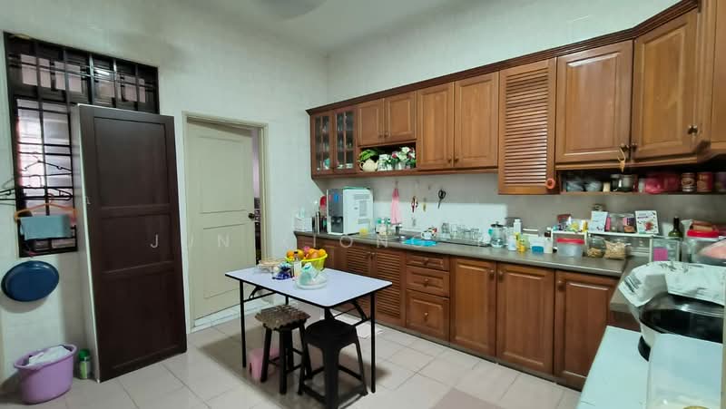 Rumah Teres 2-Tingkat untuk Dijual di Taman Molek (Johor Bahru) - Jun Xiong Tan - Kitchen - PropertyGuru.com.my