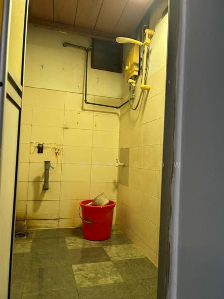 Flat for Sale at Taman Sri Sentosa - Jordan Siow - Bathroom - PropertyGuru.com.my