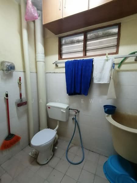 Flat for Sale at Kompleks Pulau Mutiara - Jason Ewe - Bathroom - PropertyGuru.com.my
