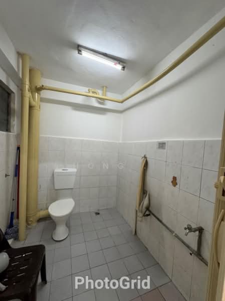 Pangsapuri untuk Disewa di Nibong Indah - Hong . - Bathroom - PropertyGuru.com.my