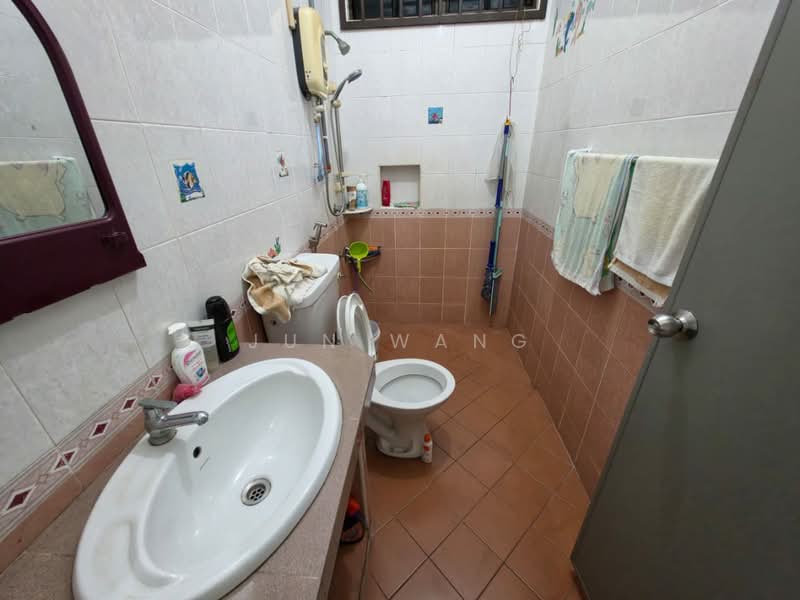 Rumah Teres 1-Tingkat untuk Dijual di Taman Molek (Johor Bahru) - Jun Wang - PropertyGuru.com.my