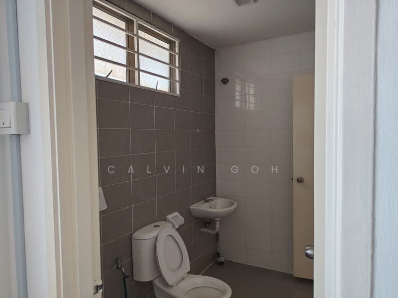 Rumah Teres 2-Tingkat untuk Dijual di TTDI GROVE KAJANG (Kajang) - Calvin Goh - Bathroom - PropertyGuru.com.my