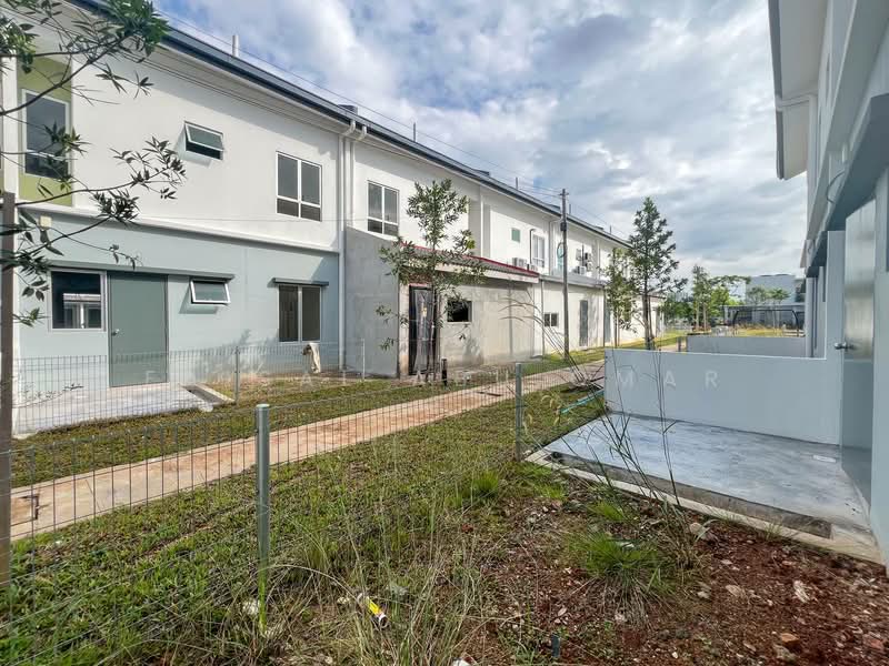 Rumah Teres 2-Tingkat untuk Dijual di Dengkil (Selangor) - Faisal Abu Omar - Exterior - PropertyGuru.com.my