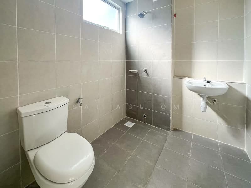 Rumah Teres 2-Tingkat untuk Dijual di Dengkil (Selangor) - Faisal Abu Omar - Bathroom - PropertyGuru.com.my