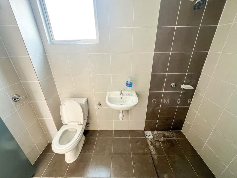 Rumah Teres 2-Tingkat untuk Dijual di Dengkil (Selangor) - Faisal Abu Omar - Bathroom - PropertyGuru.com.my