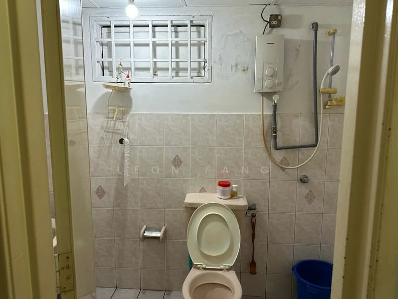 Pangsapuri untuk Dijual di Sri Intan 2 - Leon Fang - Bathroom - PropertyGuru.com.my
