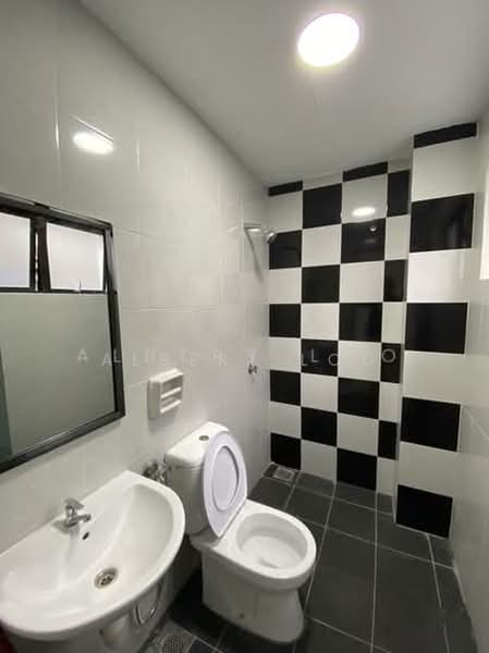 Rumah Teres 2-Tingkat untuk Disewa di Saujana KLIA (Dengkil) - Albert Loo - Bathroom - PropertyGuru.com.my