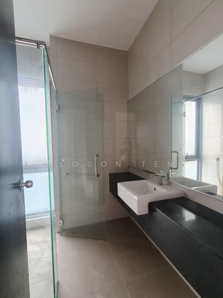 Bungalow House for Sale in Taman Molek (Johor Bahru) - Gloson Ten - Bathroom - PropertyGuru.com.my