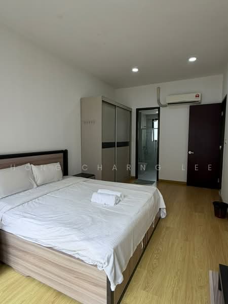 Condominium for Rent at Amberside @ Country Garden Danga Bay - Hong Charng Lee - Bedroom - PropertyGuru.com.my