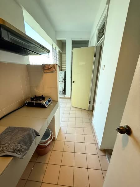 Kondominium untuk Disewa di Kiaramas Sutera - Vincent Lau - Kitchen - PropertyGuru.com.my