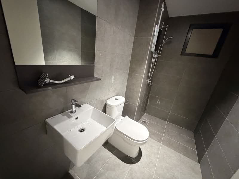 Kondominium untuk Disewa di D'Terra Residences - Alan Chia - Bathroom - PropertyGuru.com.my