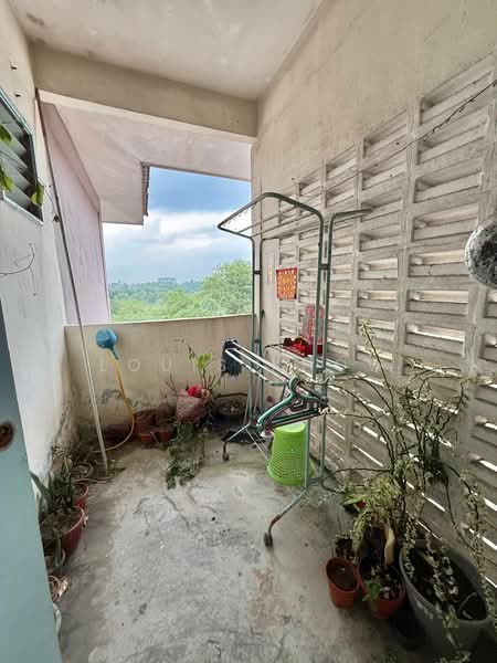 Rumah Flat untuk Dijual di Pangsapuri Seri Baiduri - Louis Khow - Balcony - PropertyGuru.com.my