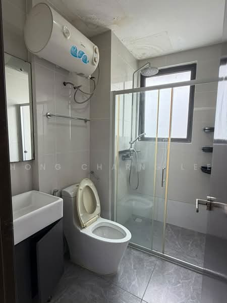 Condominium for Rent at Amberside @ Country Garden Danga Bay - Hong Charng Lee - Bathroom - PropertyGuru.com.my