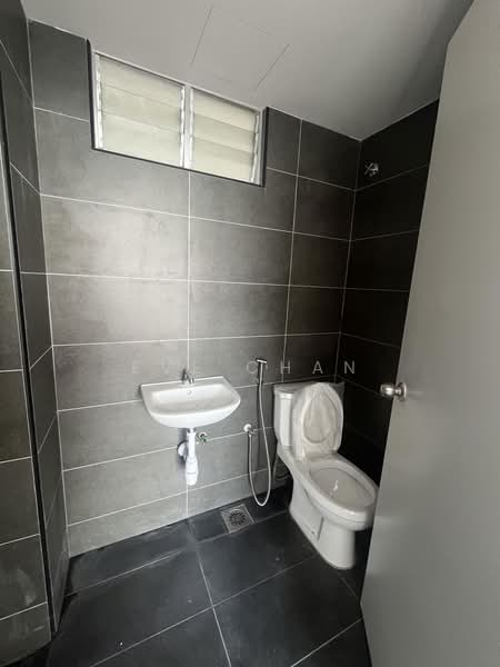 Service Residence for Sale at Midas @ Seri Alam - Eve Chan - Bathroom - PropertyGuru.com.my