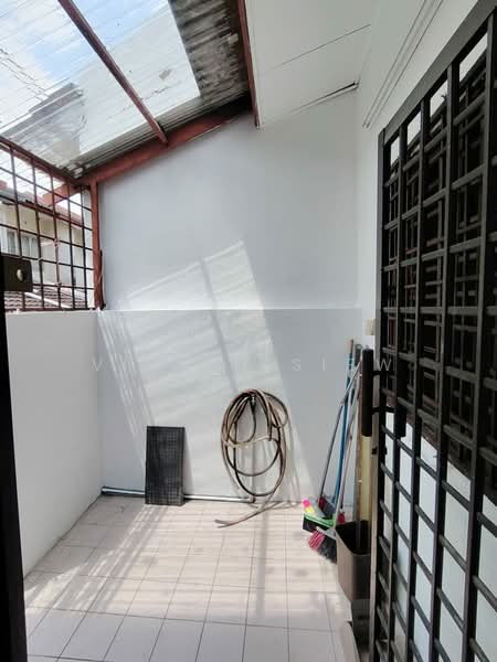 Terraced House for Sale in Usj 13 (Subang Jaya) - Vivian Siew - Balcony - PropertyGuru.com.my