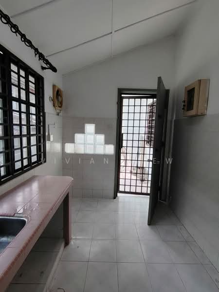 Terraced House for Sale in Usj 13 (Subang Jaya) - Vivian Siew - Kitchen - PropertyGuru.com.my