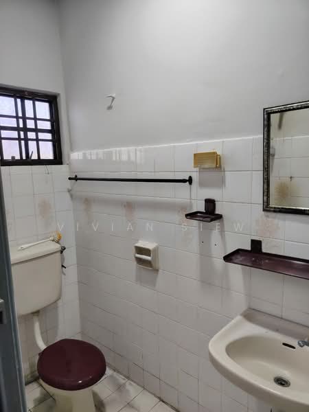 Terraced House for Sale in Usj 13 (Subang Jaya) - Vivian Siew - Bathroom - PropertyGuru.com.my