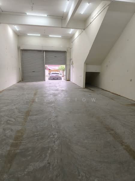 Shop for Rent in Taman Ungku Tun Aminah (Skudai) - Eva Siow - Interior - PropertyGuru.com.my
