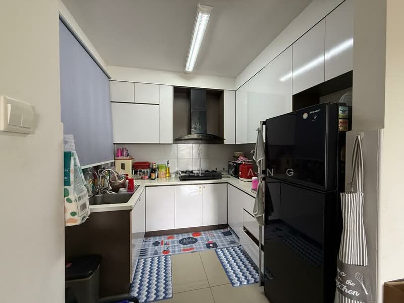 Kondominium untuk Dijual di Fairway Suites - Carmen Kang - Kitchen - PropertyGuru.com.my