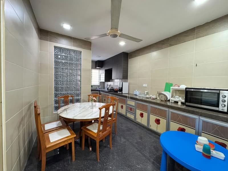 Rumah Teres 2-Tingkat untuk Dijual di Taman Setia Indah (Tebrau) - Cahrie Bong - Kitchen - PropertyGuru.com.my
