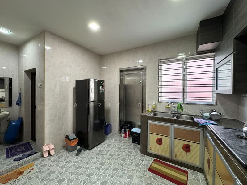 Rumah Teres 2-Tingkat untuk Dijual di Taman Setia Indah (Tebrau) - Cahrie Bong - Kitchen - PropertyGuru.com.my