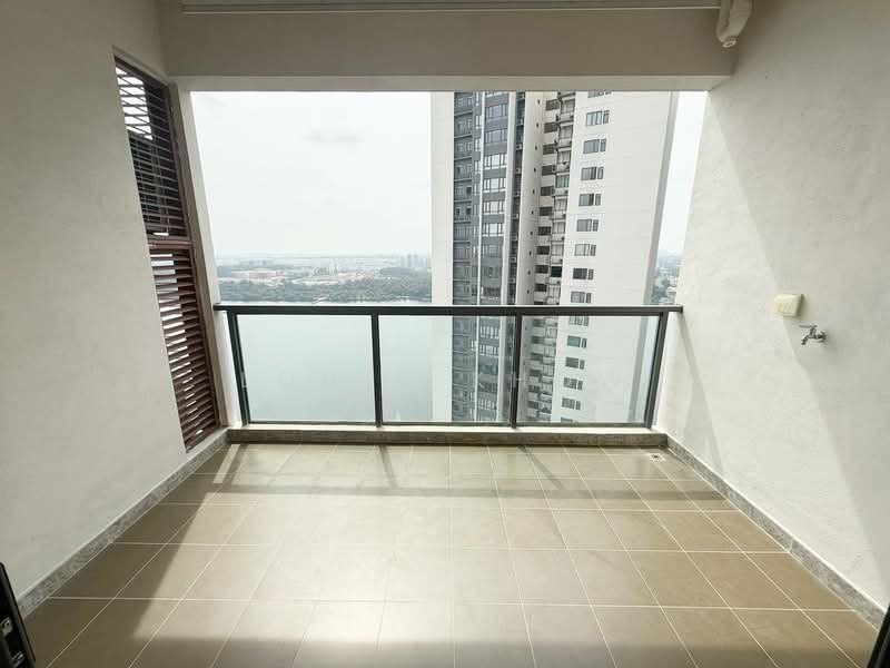 Kediaman Servis untuk Dijual di Wave @ Marina Cove - Louis Khow - Balcony - PropertyGuru.com.my