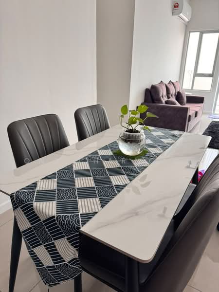Kediaman Servis untuk Disewa di One 49 Residence - Hong Charng Lee - Dining Room - PropertyGuru.com.my