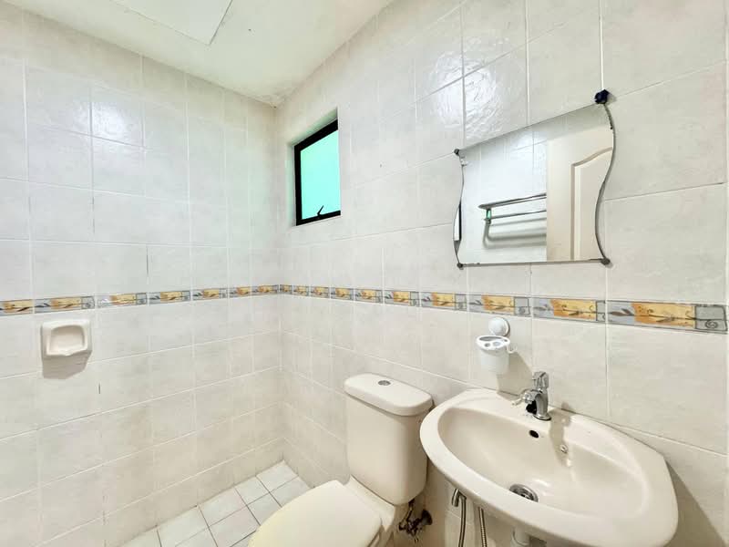 Condominium for Sale at Pelangi Utama - Faisal Abu Omar - Bathroom - PropertyGuru.com.my