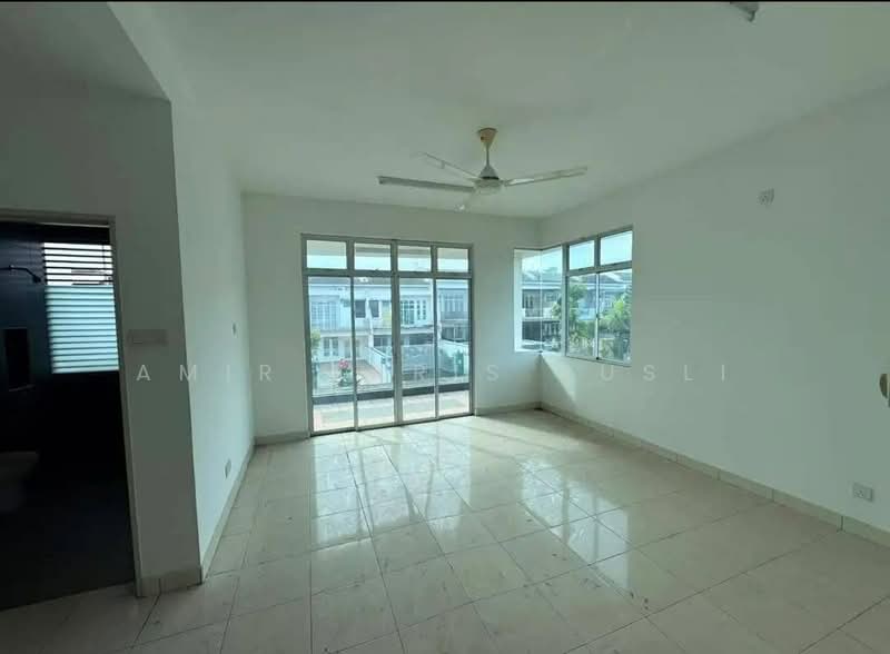 2-storey Terraced House for Sale in Bandar Uda Utama (Johor Bahru) - Amir Faris Rusli - Living Room - PropertyGuru.com.my