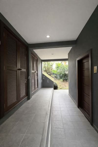 Bungalow House untuk Dijual di SS1 (Petaling Jaya) - Adzura Zamedin - Entrance - PropertyGuru.com.my