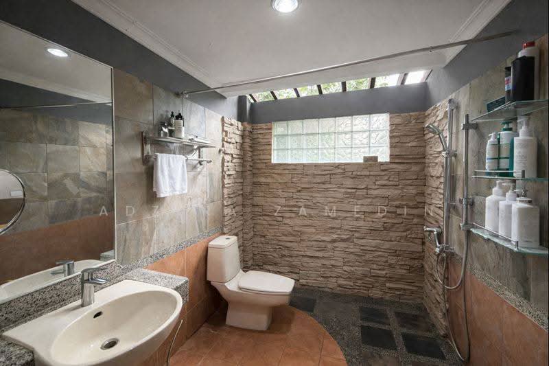 Bungalow House untuk Dijual di SS1 (Petaling Jaya) - Adzura Zamedin - Bathroom - PropertyGuru.com.my