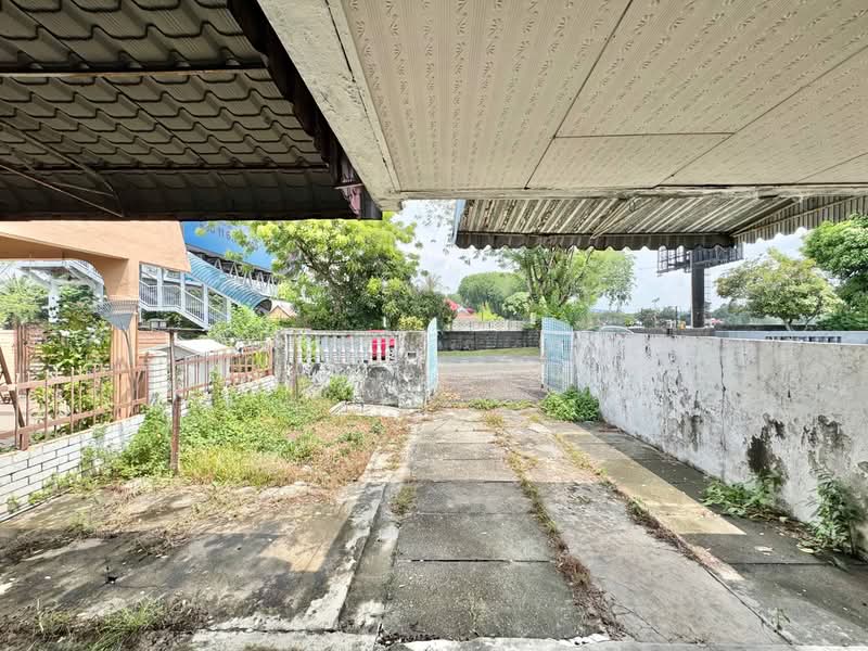 Rumah Teres 1-Tingkat untuk Dijual di Kelana Jaya (Petaling Jaya) - Faisal Abu Omar - Exterior - PropertyGuru.com.my