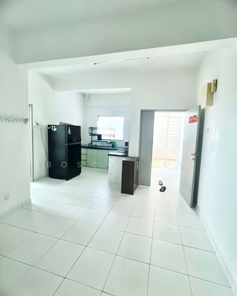Condominium for Rent at The Golden Triangle Condominium - Bosco Teoh - Kitchen - PropertyGuru.com.my