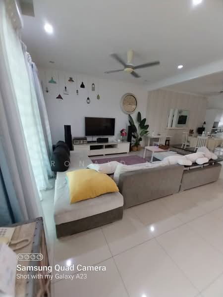 2-storey Terraced House for Rent in Kampung Perlis (Bayan Lepas) - Ronald Ng - Living Room - PropertyGuru.com.my