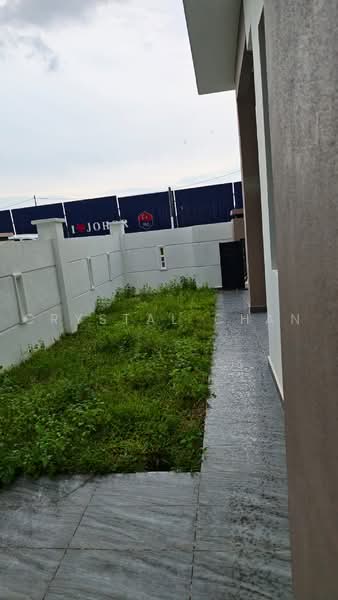 Rumah Teres untuk Dijual di Taman Pulai Bestari (Skudai) - Crystal Chan - Exterior - PropertyGuru.com.my