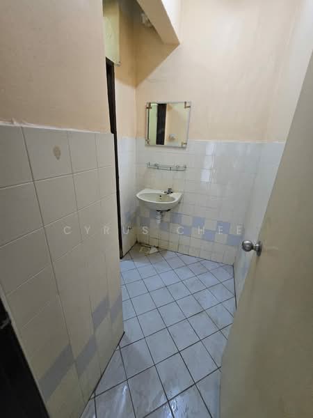 Condominium for Sale at Menara Alpha - Cyrus Chee - Bathroom - PropertyGuru.com.my