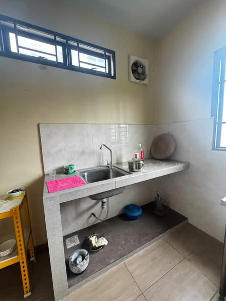 Rumah Teres 2-Tingkat untuk Dijual di Ulu Tiram (Johor) - Desmond Lew - Kitchen - PropertyGuru.com.my