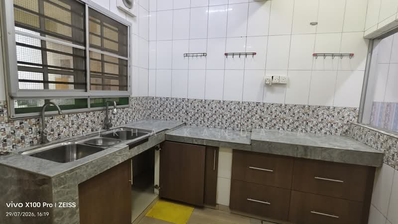 2-storey Terraced House for Rent in Bangsar Baru (Bangsar) - Sarikha Kandasamy - Kitchen - PropertyGuru.com.my