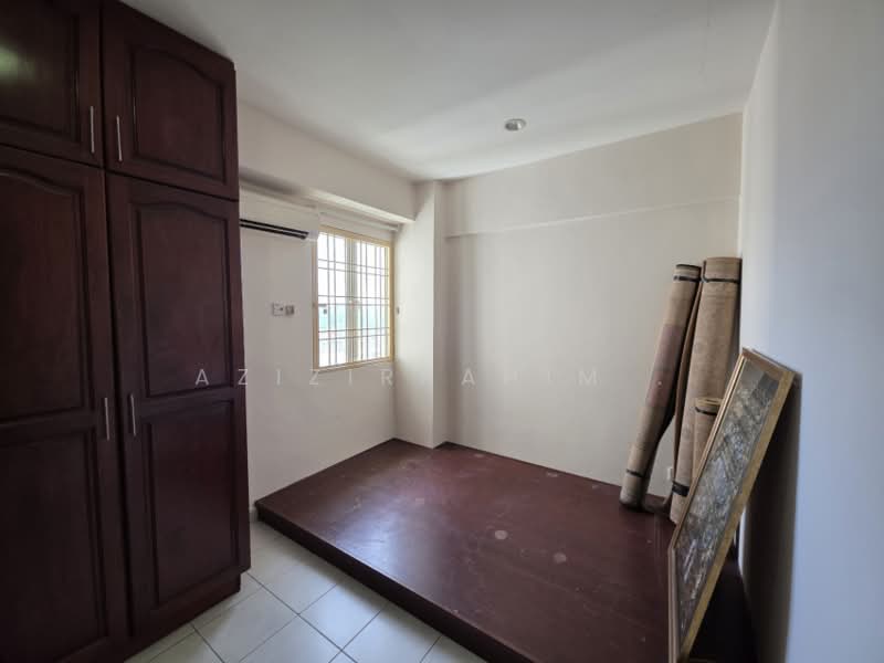 Apartment for Sale at Pangsapuri Sri Cempaka - Azizirrahim . - Bedroom - PropertyGuru.com.my