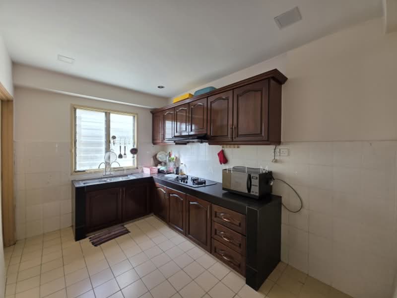 Apartment for Sale at Pangsapuri Sri Cempaka - Azizirrahim . - Kitchen - PropertyGuru.com.my