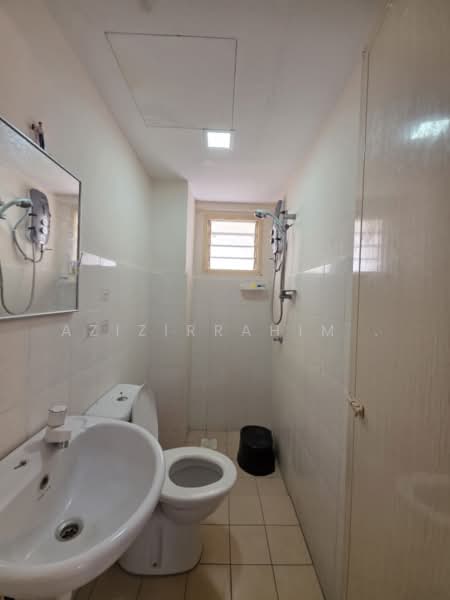 Apartment for Sale at Pangsapuri Sri Cempaka - Azizirrahim . - Bathroom - PropertyGuru.com.my