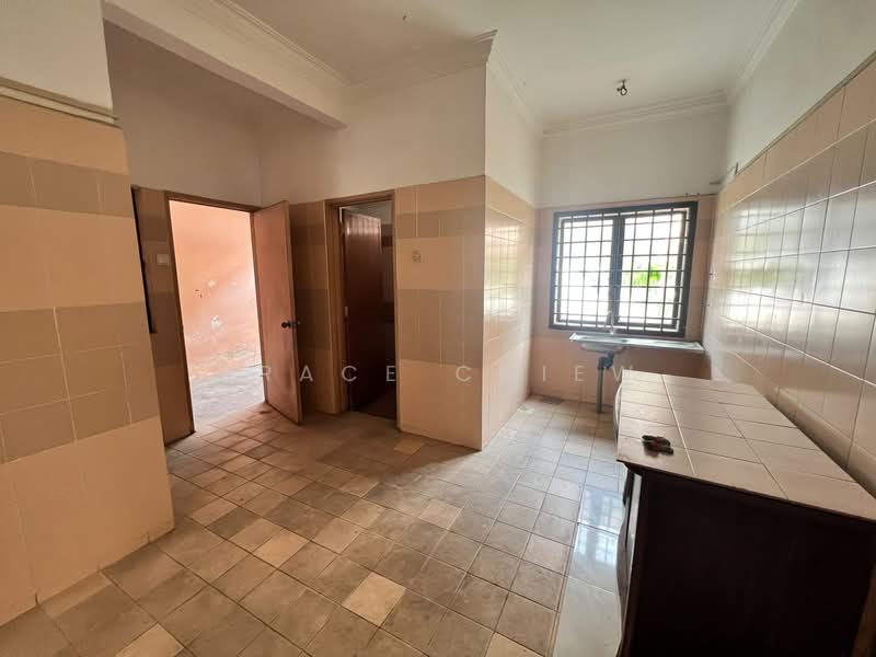 Rumah Teres 2-Tingkat untuk Dijual di Taman Mount Austin (Tebrau) - Grace Chiew - Kitchen - PropertyGuru.com.my