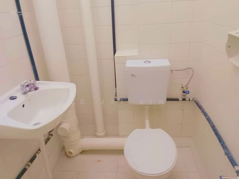 Apartment for Rent at Desa Bistari - Ng Jit Sin - Bathroom - PropertyGuru.com.my