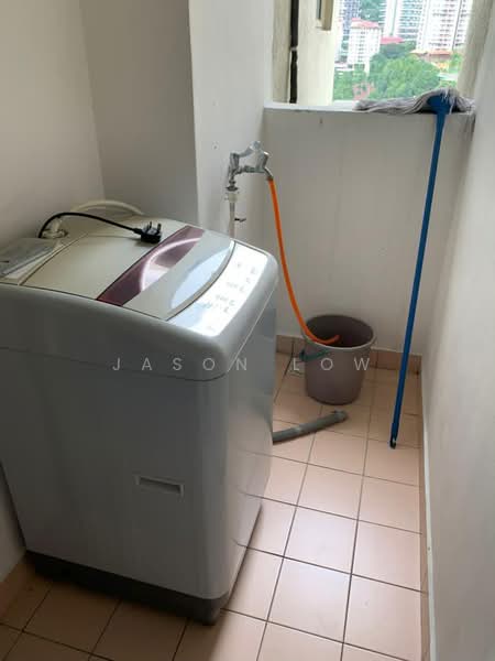 Kediaman Servis untuk Disewa di Ritze Perdana 1 - Jason Low - Balcony - PropertyGuru.com.my
