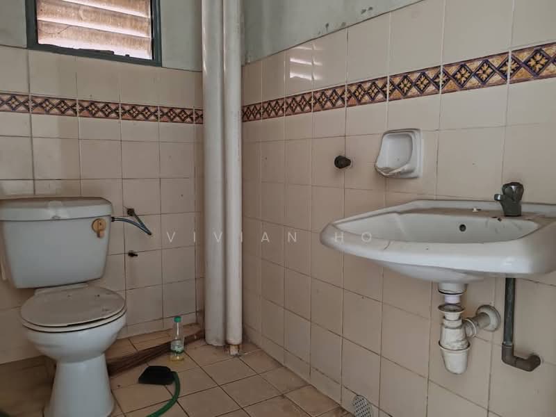 Pangsapuri untuk Dijual di Golden Height (Taman Mas) - Vivian Ho - Bathroom - PropertyGuru.com.my